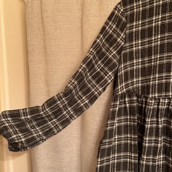 Flannel Oversize Fall Dress - Picture 2 of 4